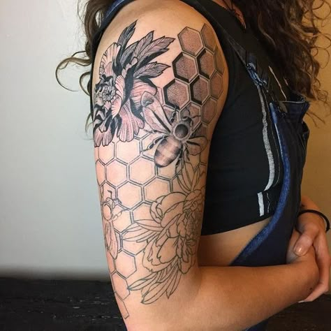 Bee And Honeycomb Tattoo, Lotus Tattoo Shoulder, Hexagon Tattoo, Honeycomb Tattoo, Shoulder Cap Tattoo, Bee Tattoos, Detailed Tattoos, Butterfly Tattoo On Shoulder, Floral Tattoo Shoulder