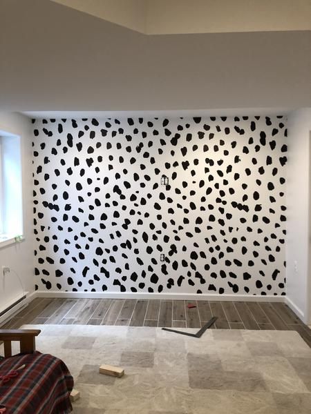 Dalmatian Wallpaper Living Room, Dalmatian Wallpaper Bedroom, Cow Print Accent Wall, Black And White Accent Wall, Dalmatian Wallpaper, Dalmatian Wall, Rental Renovation, Salon Design Ideas, Popular Prints