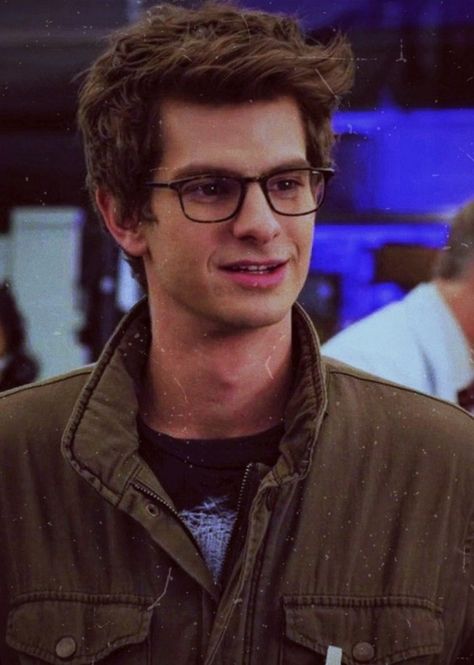 Andrew Garfield Glasses, Andrew Garfield Peter Parker, Under The Banner Of Heaven, Peter Parker Andrew Garfield, Profile Picture Ideas, Andrew Garfield Spiderman, Garfield Spiderman, Frank Castle, Bug Boy