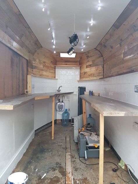 Converted Horse Box Food Truck, Horse Float Coffee Van, Horse Trailer Pizza Truck, Diy Horse Trailer Bar, Mobile Bar Diy, Horse Trailer Bar Interior, Mobile Bar Trailer Interior, Diy Food Truck, Diy Food Trailer