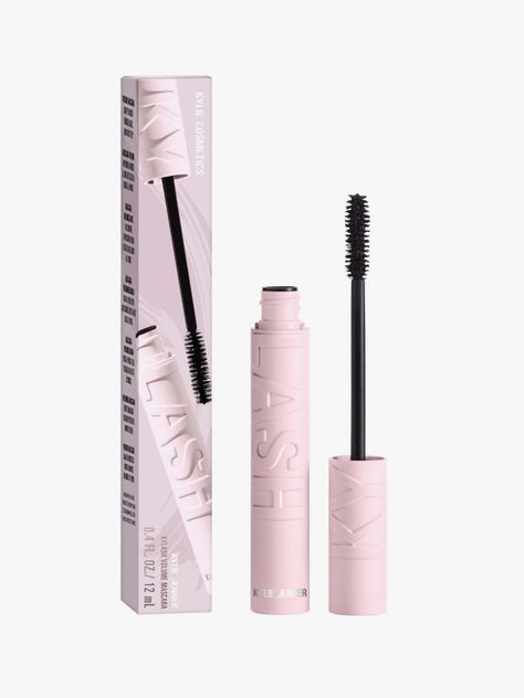 Kylie Glam, Maquillage Kylie Jenner, Kylie Makeup, Kylie Jenner Makeup, Flawless Makeup Application, Kylie Cosmetic, Mascara Brush, Makeup Items, Eyelash Curler