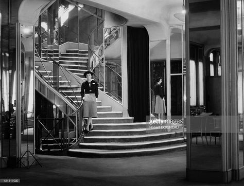 Mirror Stairs, Chanel Set, Chanel Flats, Streamline Moderne, Chanel Boutique, Robert Doisneau, Chanel Brand, Gabrielle Chanel, Parisian Apartment