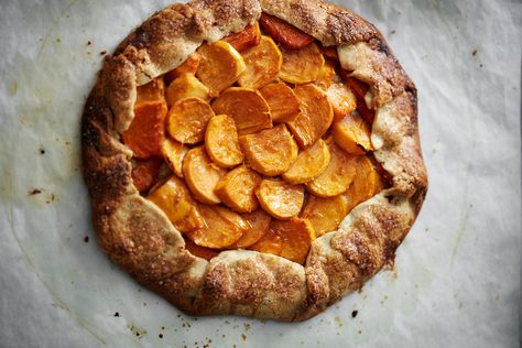 Persimmon Galette, Persimmon Tart, Gluten Free Galette, Cardamom Ice Cream, Super Easy Dessert, King Arthur Gluten Free, Almond Butter Recipes, Fall Fruit, Super Easy Desserts