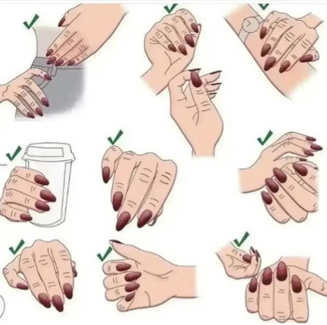 Hand Pose For Nails, One Hand Nail Pose, Nail Design Photography, Nails Instagram Post Ideas, How To Pose With Nails, Pose For Nails, How To Pose For Nail Pictures, Manicure Photography Photo Ideas, Nail Picture Poses