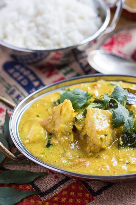 Whip up this quick fish curry in under 30 minutes for an easy mid-week meal. The bold curry flavours, combined with the creaminess of coconut milk, are bound to win over even the most skeptical fish eaters. Easy Fish Curry Recipe, Fish Curry Recipe, Instant Pot Recipes Chicken, Curry Dishes, Fish Curry, Paleo Dinner, Curry Recipe, Fish Dishes, Curry Recipes