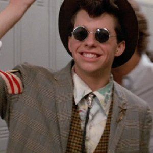 Duckie Dale quickly became one of my style heroes when I first laid eyes on him in Pretty In Pink. I wanted to be him. I wanted his clothes, and when he dances and lip-syncs to Ottis Redding… John Hughes Movies, Jon Cryer, Pink Movies, Teens Movies, John Hughes, Teen Movies, Half Man, 80s Movies, Pink Love