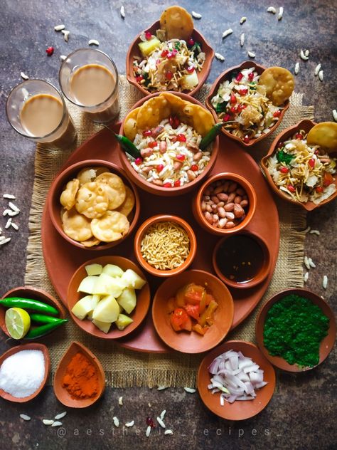 Bhel Puri is a very popular street food made with puffed rice, sev, papri, peanuts and mixed with onions, boiled potato, chaat masala and various types of chutney The wet Bhel Puri is the one where chutneys are added. In the dry bhel one simply do not add any chutney. It is a quick & easy snack to prepare at home and is also served over road side stalls often in paper cones. Stall Drawing, Potato Chaat, Papri Chaat, Puffed Rice, Paper Cones, Chaat Masala, Quick Easy Snacks, The One Where, Boiled Potatoes