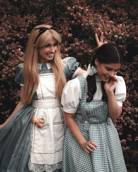 In a world of our own shot by blaqk.rabbit tracihines and ladyy.lilith inspired by a very curious artwork by helen green. Alice And Dorothy, Wizard Of Oz Aesthetic, Alice In Wonderland Photoshoot, Dorothy Halloween Costume, Oz Aesthetic, Helen Green, Dorothy Costume, Dorothy Wizard Of Oz, Oz Movie