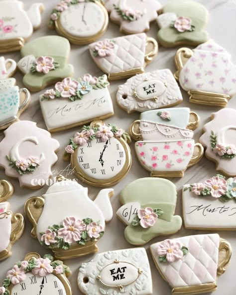 Bridal Shower Tea Party Theme, Tea Party Cookies, Elegant Tea Party, Pasta Bread, Tea Party Cake, Recipes Chili, Alice In Wonderland Tea Party Birthday, Bread Sandwich, Bridal Tea Party