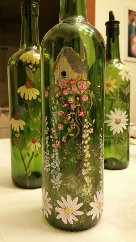 Painted Glass Bottles, Hand Painted Wine Bottles, Recycled Wine Bottles, Glass Bottle Diy, Diy Glass Bottle Crafts, Wine Glass Art, Glass Bottles Art, Wine Bottle Art, Wine Bottle Diy Crafts