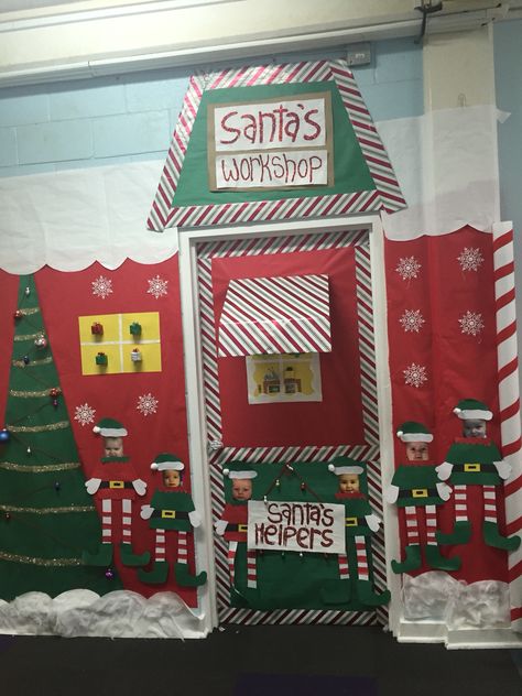 Christmas Cubicle Decorations, Christmas Hallway, Door Decorations Classroom Christmas, Classroom Christmas Decorations, Holiday Door Decorations, Diy Christmas Door, Christmas Door Decorating Contest, Christmas Classroom Door, School Door Decorations