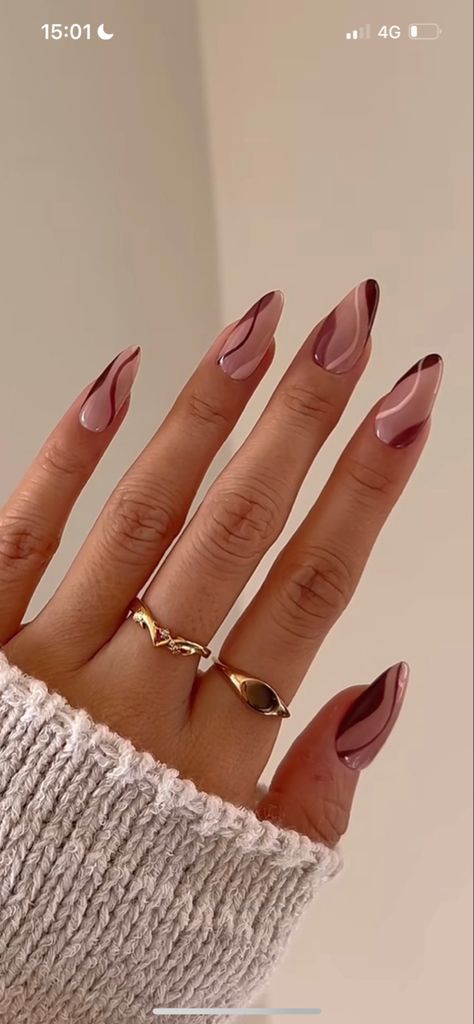 Oval Nails Designs Autumn, Light Brown French Tip Nails Almond, Maroon Swirl Nails, Short Almond Shape Nails Designs, Autumn Oval Nails, Classy Clean Nails, Autumn Nails Oval, Fall Oval Acrylic Nails, Pink Thanksgiving Nails