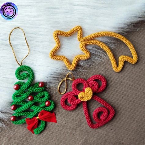 Tricotin Christmas, Icord Knitting Projects, Spool Knitting Projects, I Cord Projects, French Knitting Projects, Pinterest Christmas Crafts, Knitted Wire Art, Crochet I Cord, Diy Earrings Easy