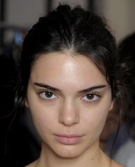 Kendall Jenner Without Makeup, Kendall Jenner Young, Kendall Jenner Eyes, Feline Eyes, Kendall Jenner Face, Kendall Style, Jenner Family, Kendall And Kylie Jenner, Model Face