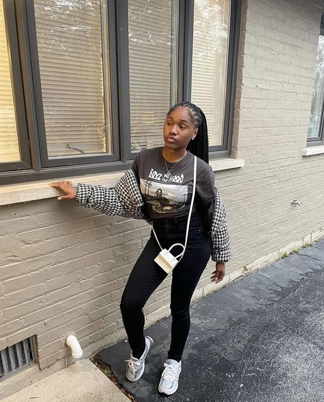 Outfits With Grey New Balance, Gray New Balance Outfit Black Women, New Balance 9060 Outfit Black Women, Grey New Balance Outfit, Grey New Balance, New Balance Outfit, Chill Outfits, Fitness Inspo, New Balance