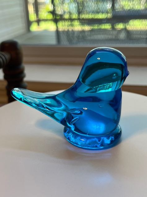 Antique Dishes Collectible, Crystal Glassware Antiques, Antique Knowledge, Vintage Dishes Antiques, Bluebird Of Happiness, Vintage Glassware Antiques, Glass Wear, Carnival Glass Vintage, Fenton Glassware