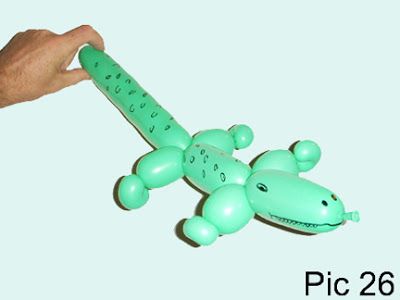 Balloon animals twisting instructions: How to make balloon crocodile Easy Balloon Animals, Balloon Elephant, Elephant Calf, How To Make Balloon, Twisting Balloons, Lion King Birthday, Balloon Modelling, Sunday School Crafts For Kids, Balloon Crafts