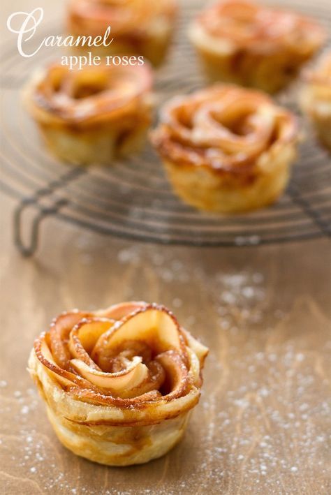 Making Caramel, Apple Puff Pastry, Pane Dolce, Healthy Vegan Snacks, Apple Roses, Puff Pastry Recipes, Apple Desserts, Desserts Recipes, Caramel Apple