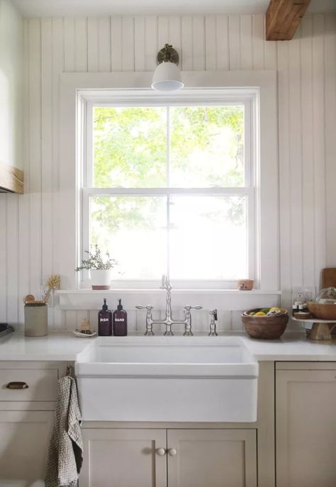 44 Beadboard Kitchen Backsplash Ideas for a Cozy Cooking Space Kitchen With Beadboard Walls, Kitchens With Beadboard, Beadboard Kitchen Walls, Back Splashes Ideas For Kitchen Diy, White Beadboard Kitchen, Beadboard Backsplash Kitchen, Beadboard Kitchen Backsplash, Cottage Kitchen Backsplash, Kitchen Beadboard