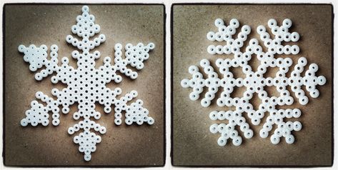 Snefnug Med Perler, Jul Perler, Christmas Greeting Cards Diy, Hama Beads Disney, Christmas Perler Beads, Snowman Christmas Decorations, Hama Beads Design, Beaded Snowflakes, Perler Bead Templates