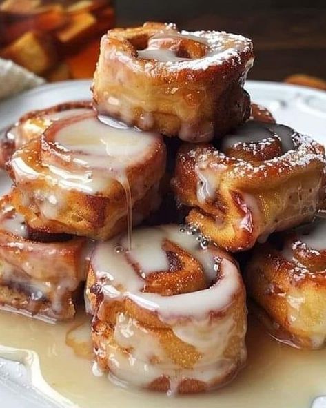 French Toast Bites Recipe, Cinnamon Rolls With Icing, French Toast Bites, Cinnamon Roll French, Cinnamon Roll French Toast, Classic French Toast, Sweet Breakfast Treats, Easy Breakfast Recipe, Brunch Spread