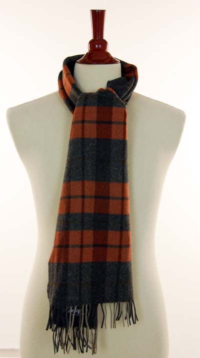 How To Tie An Ascot Scarf Knot Thick Wool Scarf, Bulky Scarf, Young Mens Fashion, Wear A Scarf, Scarf Knots, Art Of Manliness, Scarf Wool, How To Wear A Scarf, Tie Scarf