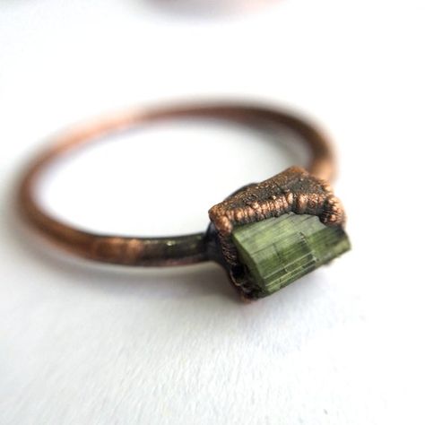 Raw Tourmaline Jewelry, Tourmaline Ring Green, Raw Tourmaline Ring, Gemstone Rings Unique, Green Tourmaline Crystal, Raw Tourmaline, Green Tourmaline Ring, Raw Gemstone Ring, Raw Stone Ring