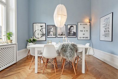 Pantone2016interiors-rosequartz-serenity (1) Minimalist Dining Room Decor, Modern Scandinavian Interior, Scandinavian Dining Room, Interior Boho, Light Blue Walls, Minimalist Dining Room, Interior Design Per La Casa, White Dining Room, Scandinavian Interior Design