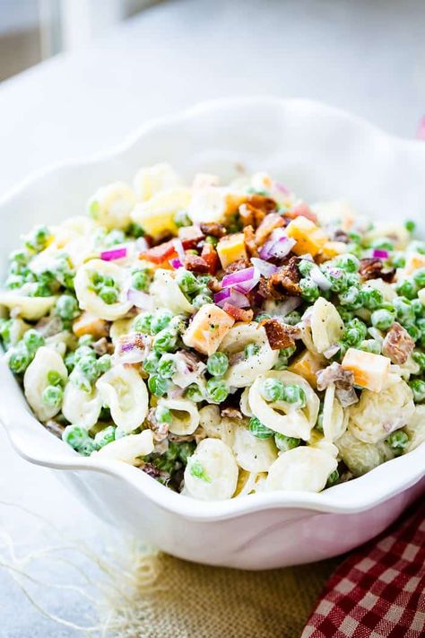 Easy Southern English Pea Pasta Salad - Oh Sweet Basil Pea Pasta Salad, Macaroni Salad With Ham, Peas Bacon, Pasta Salad Dressing Recipe, Salad Caprese, Pasta Salad For Kids, Salad Taco, Bbq Potluck, Pea Pasta