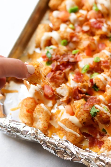 Game Day Totchos (Tater Tot Nachos) | Six Sisters' Stuff Totchos Tater Tots, Totchos Recipe, Tot Nachos, Tater Tot Nachos, Easy Nachos, Six Sisters Stuff, Six Sisters, Game Day Snacks, Nachos Recipe