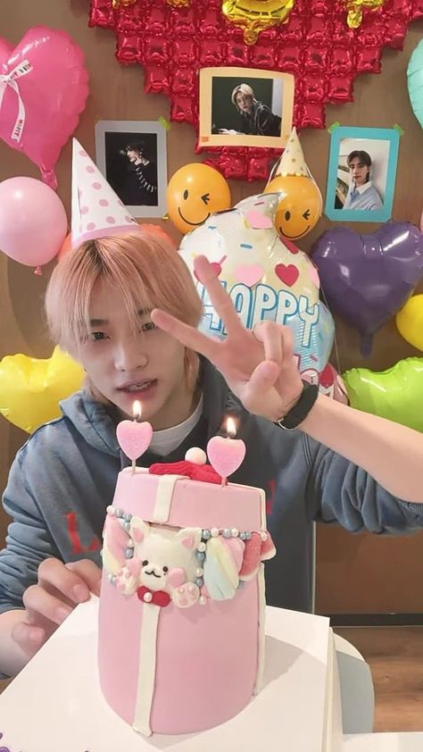 Happy Birthday Hyunjin, Diy Party, Happy Birthday, Cake, Birthday