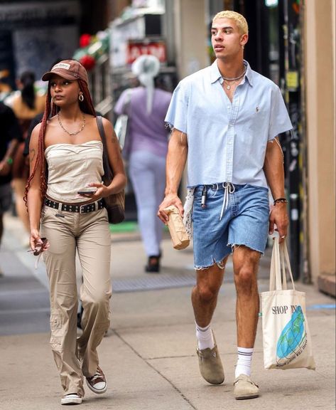 90s Summer Fashion Men, La Street Style 2023, Jeans Outfit Men Street Style, Coachella Outfit Men, Summer Fits Men, Blue Jeans Outfit, Jeans Outfit Men, Boyfriend Outfit, Jeans Street Style