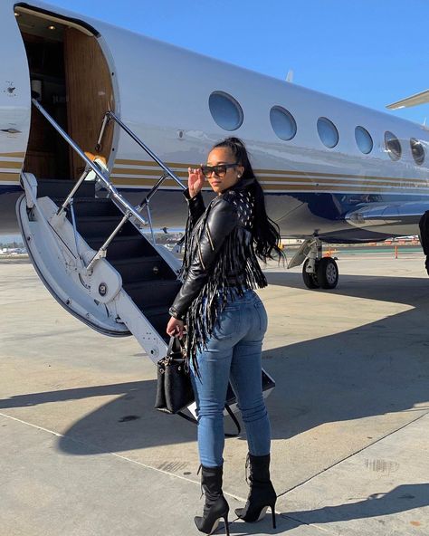 Jordy C, Custom Leather Bag, Shotting Photo, Luxury Lifestyle Dreams, Vegan Leather Jacket, Black Women Fashion, Private Jet, Leather Fringe, A Lady