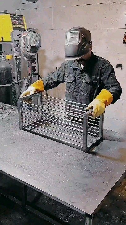 Iron Furniture Design, Steel Furniture Design, Machining Metal Projects, Welded Furniture, Metal Fabrication Tools, Metal Bending Tools, Industrial Design Furniture, Metal Furniture Design, Metal Working Tools