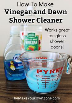 Diy Shower Cleaner, Best Shower Cleaner, Homemade Shower Cleaner, Bathtub Cleaner, Clean Baking Pans, Best Bathtubs, Deep Cleaning Tips, Diy Shower, Remove Stains