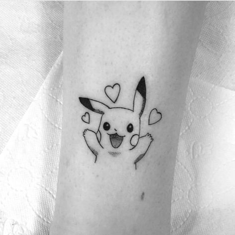 Pokemon Henna Designs, Pikachu Small Tattoo, Cute Pokemon Tattoo Design, Pokemon Tattoo Pikachu, Pikachu Tattoo Ideas, Cute Pikachu Tattoo, Tiny Pokemon Tattoo, Matching Pokemon Tattoos, Pokémon Tattoo Ideas