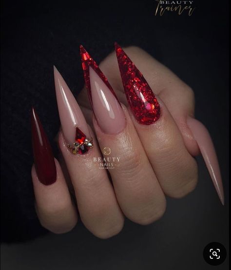 Ruby Nails, Red Stiletto Nails, Paznokcie Hello Kitty, Stilleto Nails Designs, Red Nails Glitter, Nail Designs Ideas, Unghie Nail Art, Red Acrylic Nails, Stiletto Nails Designs