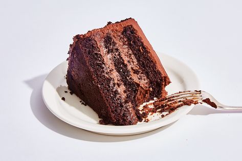 Blackout Cake Recipe, Brooklyn Blackout Cake, Blackout Cake, Hot Puddings, Amazing Chocolate Cake Recipe, Ganache Frosting, Decorative Cakes, Best Chocolate Cake, Moist Chocolate Cake