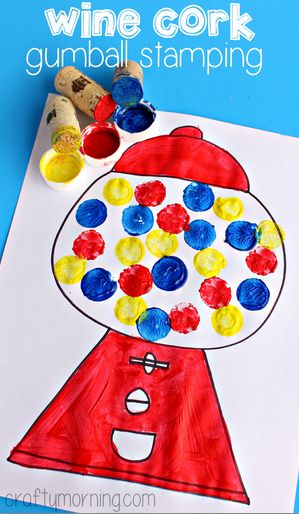 Gumball Machine Craft for Kids Using Wine Corks - Could use for a math or color matching activity! (+ Free Printable) Cork Chandelier, Cheap Art Projects, Gumball Machine Craft, August Crafts, Wine Cork Projects, Crafty Morning, Cork Projects, Outfit Polyvore, Wine Cork Crafts