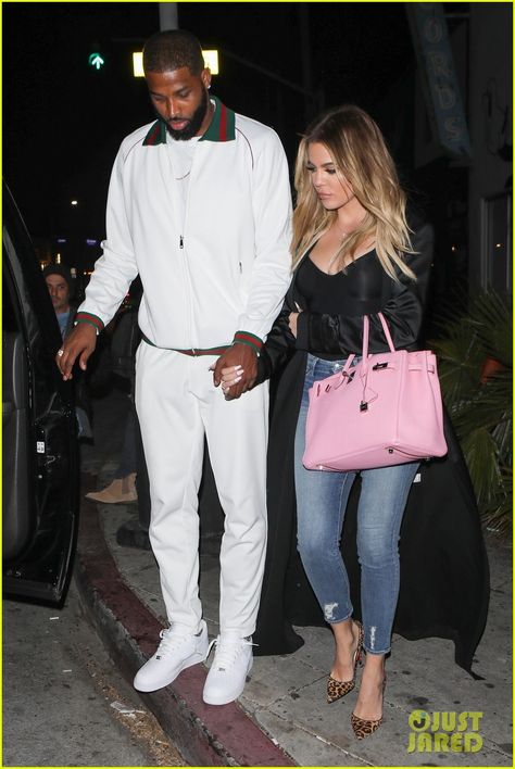 Khloe Kardashian Boyfriend, Khloe And Tristan, Gucci Tracksuit, Khloe Kardashian Tristan Thompson, Khloe Kardashian Style, Khloe Kardashian And Tristan, Khloe Kardashian Photos, Date Night Outfit Classy, Estilo Kardashian