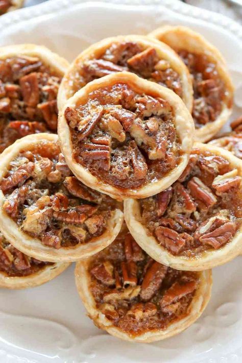 Mini Pecan Pies Mini Thanksgiving Desserts, Tassies Recipe, Mini Thanksgiving, Southern Recipes Desserts, Mini Pecan Pies, Pecan Pies, Thanksgiving Desserts Easy, Southern Desserts, Finger Foods Easy