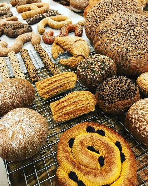 Knitted Breakfast Bakes By Kate Jenkins - Bet You Have To Look Twice! Follow her @KnittedArt on Twitter. #knitting #art Breakfast Bakes, Felted Crochet, Xmas Toys, Modern Textiles, Cooling Rack, Food Patterns, Crochet Food, Felt Food, Paper Art Craft