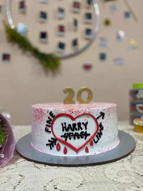 Harry Styles Birthday Cake Aesthetic, Harry Styles Themed Birthday Cake, Harry Styles Inspired Cake, Harry Styles Themed Cake, Harry Styles Themed Birthday Party, Harry Styles Birthday Cake, Louis Tomlinson Birthday, One Direction Cakes, Niall Horan One Direction