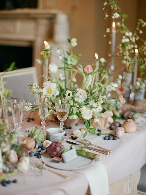 spring wedding tables - photo by Julie Michaelsen Photography http://ruffledblog.com/old-world-london-wedding-inspiration-with-delicate-details Wedding Photo Table, Cottagecore Wedding, Photo Table, Wedding Table Settings, Wedding Mood Board, Wedding Tablescapes, Wedding Mood, London Wedding, Reception Table