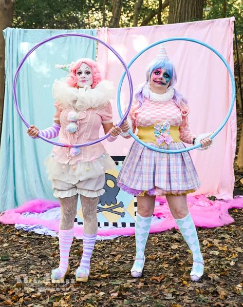 The Most Epic Pastel Clown Photoshoot Ever - Clown Photoshoot, Pastel Clown, Witch Photoshoot, Pastel Witch, Clown Core, Xmas Party, Amazing Photos, Photo Set, Of Course