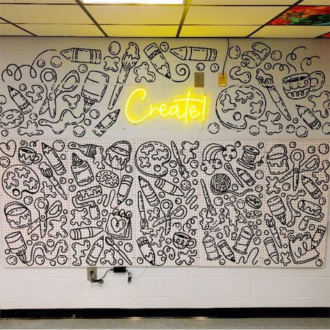 Modern Art Classroom, Art Room Display Ideas, Art Classroom Mural Ideas, Art Room Board Decoration Ideas, Modern Art Classroom Design, High School Art Bulletin Board Ideas, Back To School Art Bulletin Board Ideas, Doodle Art School, Pegboard Classroom