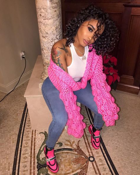 The Original DreamDoll on Instagram: “Soon As You Fall Back They Crawl Back Sweater: @prettylittlething” Icy Girl, Rapper Outfits, Dream Doll, Urban Street Style, Instagram Outfits, Day Outfit, Cute Fits, Labor Day, Fashion Killa