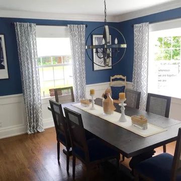 Navy And White Dining Room, Royal Blue Dining Room, Nautical Dining Room Ideas, Navy Blue Dining Room Decor, Blue Wall Dining Room, Gray Blue Dining Room, Blue Dining Room Walls, Blue Dining Room Decor, Dining Room Navy