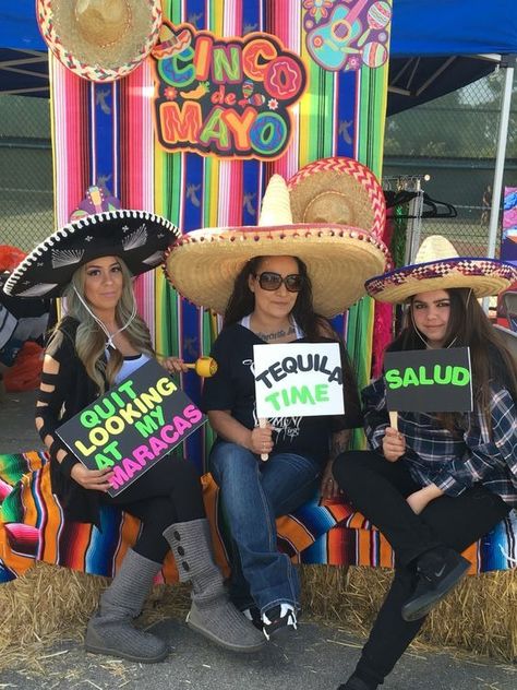 19+ Best Cinco de Mayo Ideas for a Festive Party - From Lemons To Luxury Mexican Candy Bar, Cinco De Mayo Ideas, Fiesta Photo Booth, Mexican Beer, Mexican Army, Mexican Candy, Mexican Street Corn, Taco Bar, Mexican Street