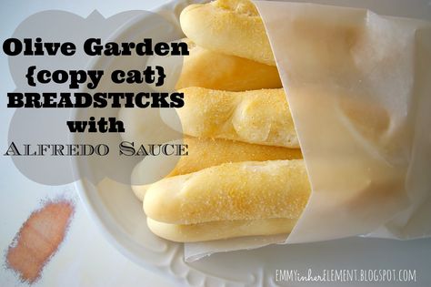 Olive Garden COPYCAT breadsticks and alfredo dipping sauce! I am in heaven!! Alfredo Dipping Sauce, Copycat Breadsticks, Olive Garden Copy Cat, Secret Restaurant Recipes, Copycat Olive Garden Alfredo, Olive Garden Alfredo Sauce Recipe, Olive Garden Alfredo, Olive Garden Breadsticks, Olive Garden Alfredo Sauce